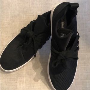 Steve Madden tennis shoe sz 9.5